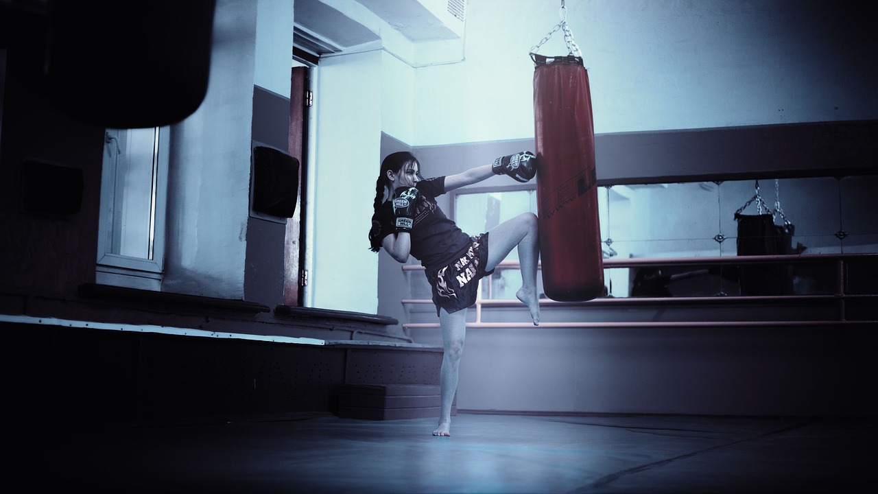 Trening kickboksu: poprawa kondycji, koordynacji i umiejętności samoobrony